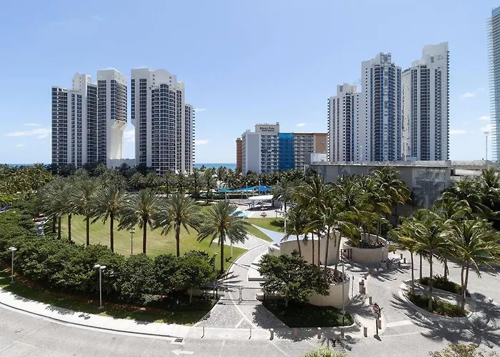 Modern Oceanview Condo - Steps To The Beach!