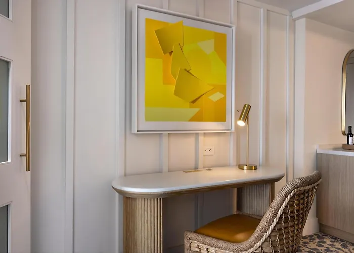 The Sunny Miami Sunny Isles Beach,Curio Collection By Hilton